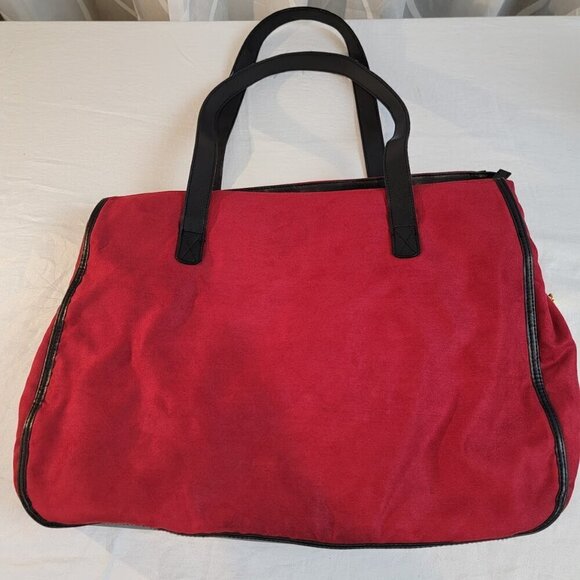 Elizabeth Arden Three Compartment Travel Bag - Picture 3 of 10